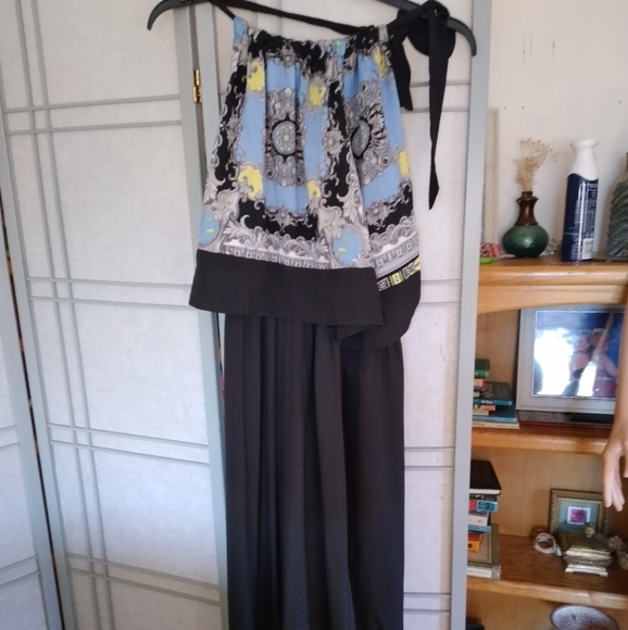 Sharp looking jumpsuit - Picture 1 of 4